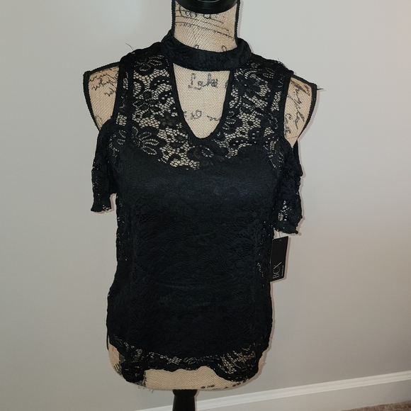 BCX black lace open shoulder top - Picture 1 of 4